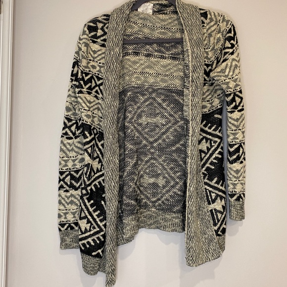 •2/$30• Hippie Rose Black, Gray, & Off-White Boho Aztec Pattern Cardigan - Picture 1 of 3